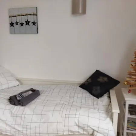 Le Kiosque De La Des Roses Et Atypique *